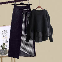 ブラックセーター+ブラックスカート