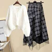 ホワイト/ニットセーター+ ブラック/スカート