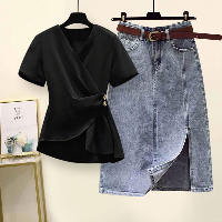 ブラック／Tシャツ＋スカート