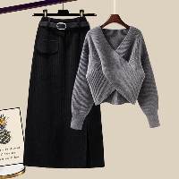 グレー/セーター+ブラック／スカート